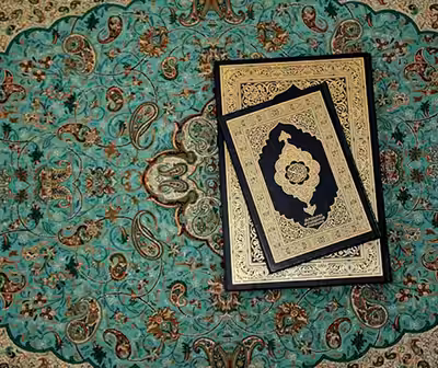 Student reading Quran during an online Tajweed lesson